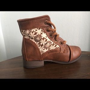 Toddler combat boots